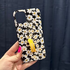 Loopy Case Black and White Daisy Phone Case